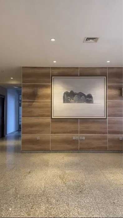 Продаётся здание -  офис клиника бизнес_центр
33 соток