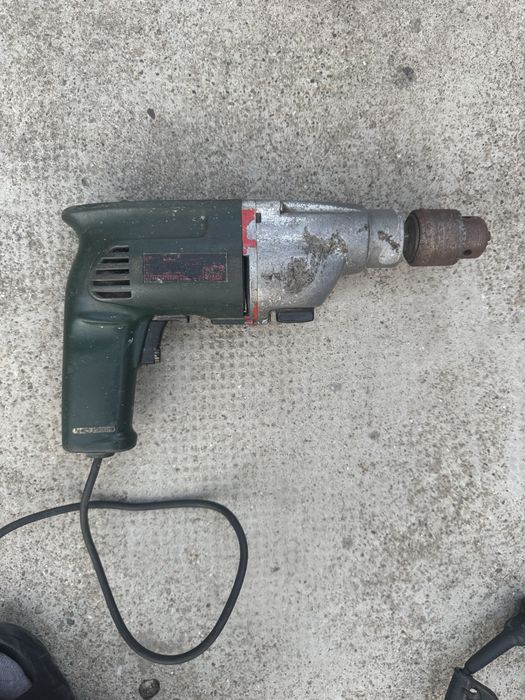 Bormasină electrică Metabo funcțională