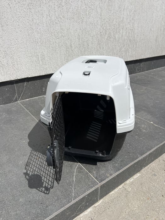 Cusca animale alb cu gri