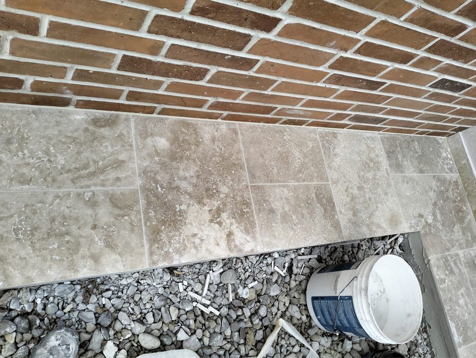 Lucrări construcții diverse - renovări , finisaje