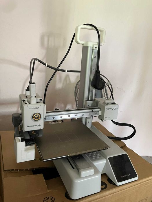 Imprimantă 3D Bambu Lab A1 Mini – stare foarte bună + role PLA incluse