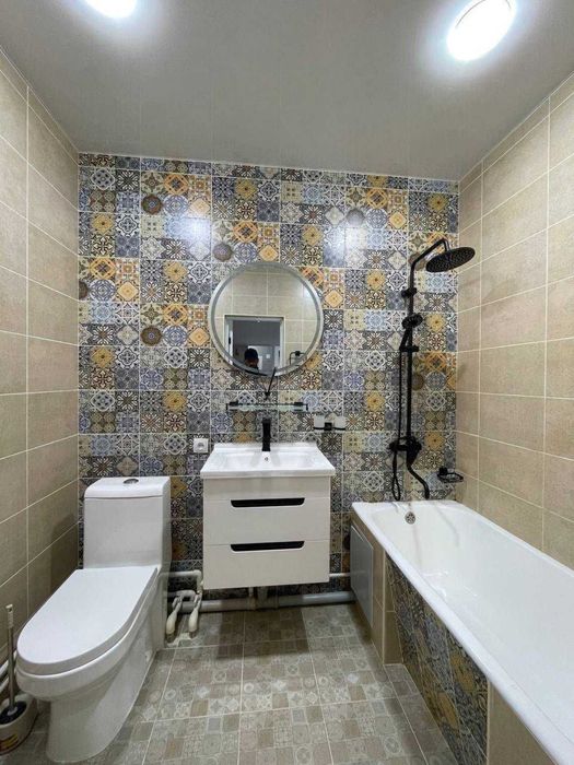 ( К94 ) СРОЧНО! Ц1 - 3/4/4 комнатная квартира в самом центре Столицы