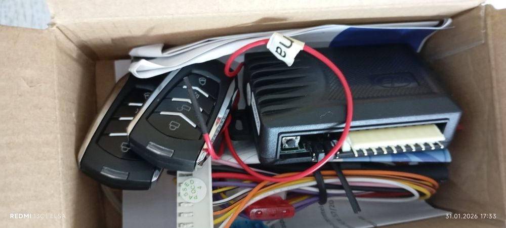 Închidere centralizată pentru autoturisme  cu telecomandă