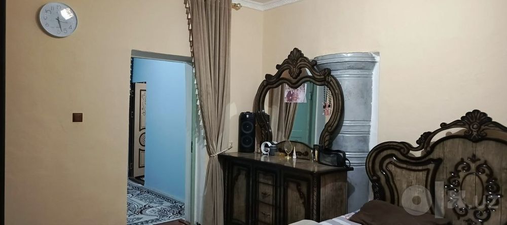 Hovli uy sotiladi