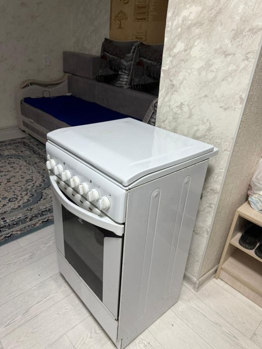 Продам Газ плиту INDESIT