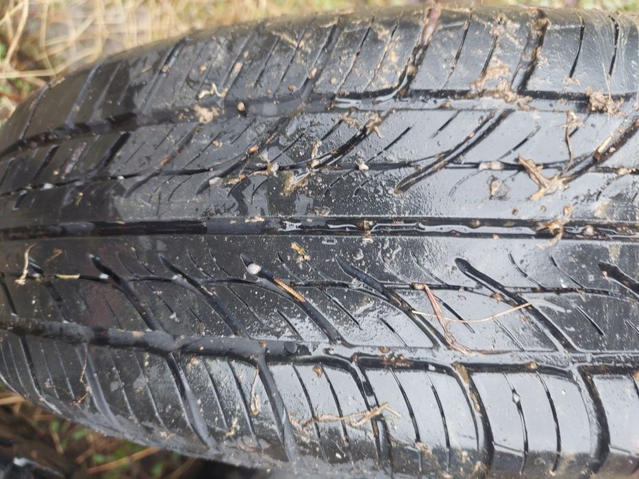 Vand cauciuri urgent