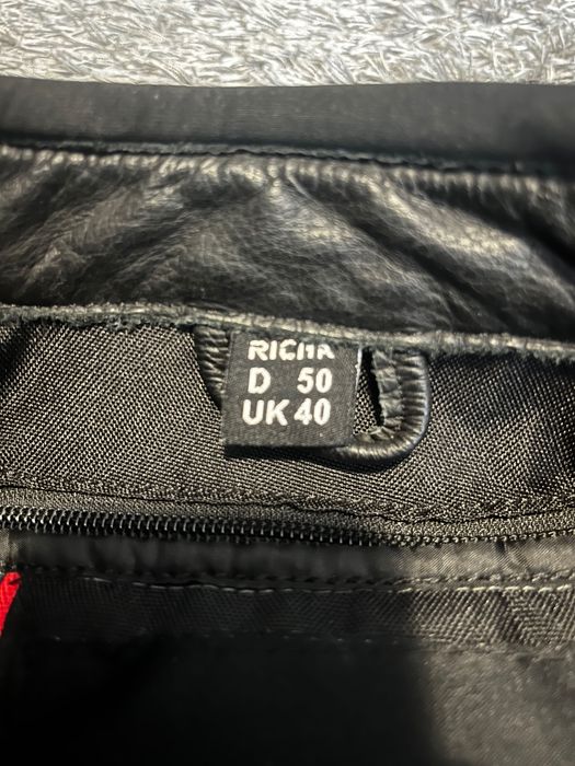 Мото екипировка. Цялостна екипировка на две отделни части.