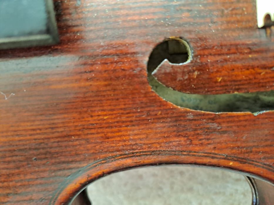Vioară veche copie după Antonius Stradivarius + arcuș + cutie