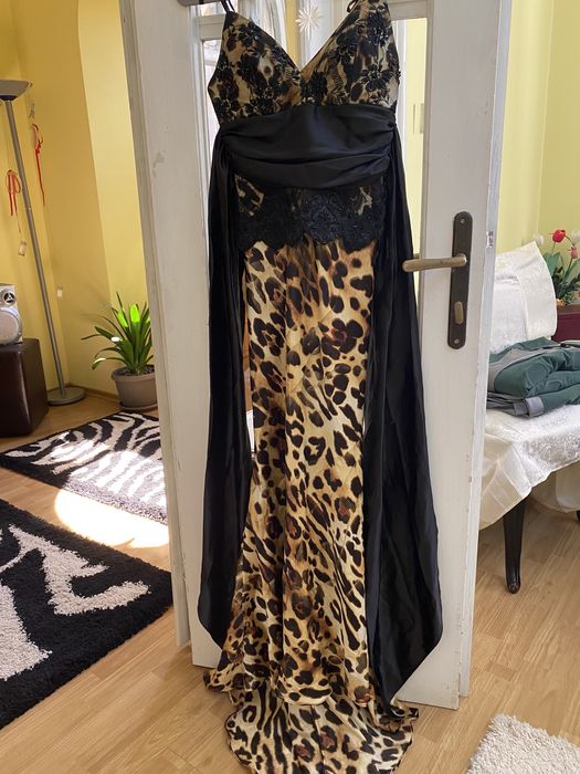 Rochie de ocazie cu trena mica animal print marimea 34/ XS