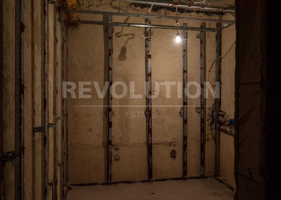 Продава се Офис в Варна, Гръцка махала - 213 кв.м за 1403 €/кв.м - Снимка #11