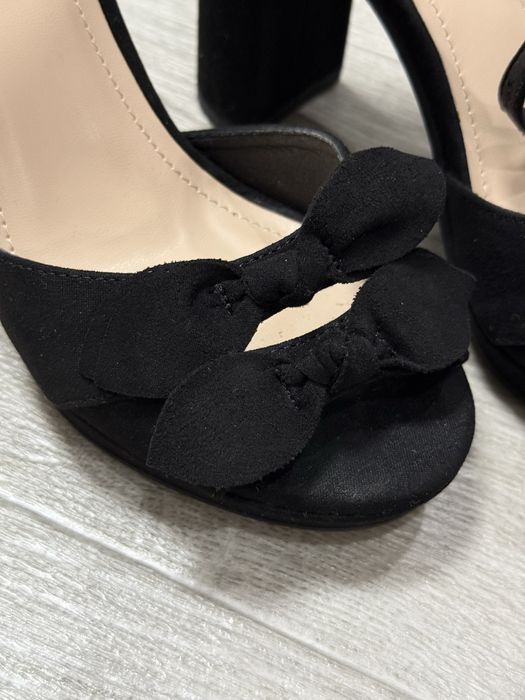 Туфли на каблуке, босоножки