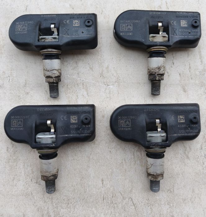 Оригинални датчици за налягане в гумите.