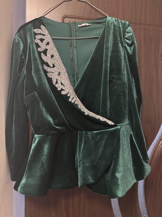 Costum in stare buna