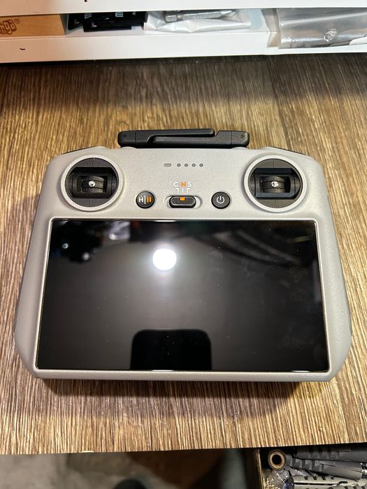 dron dji mini 4 pro fly combo