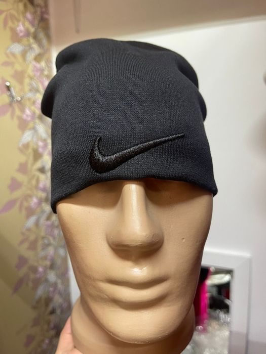 Fes Nike nou  nepurtat