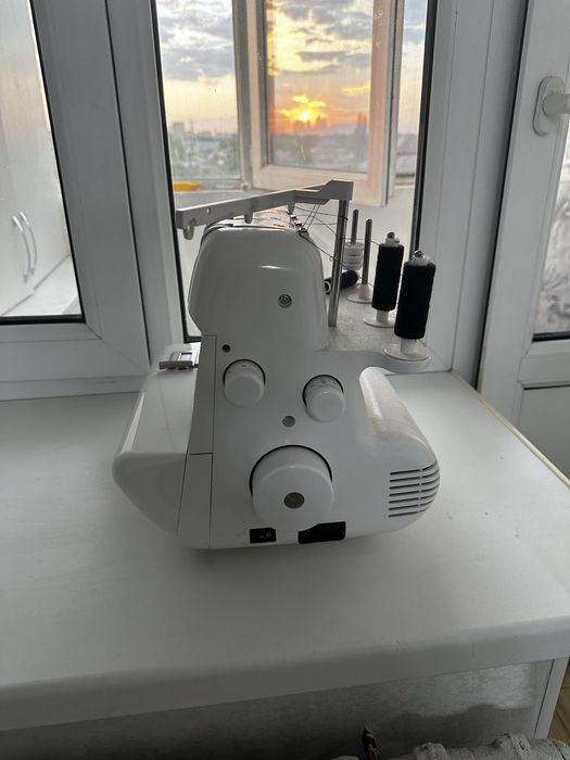 Оверлок comfort 110