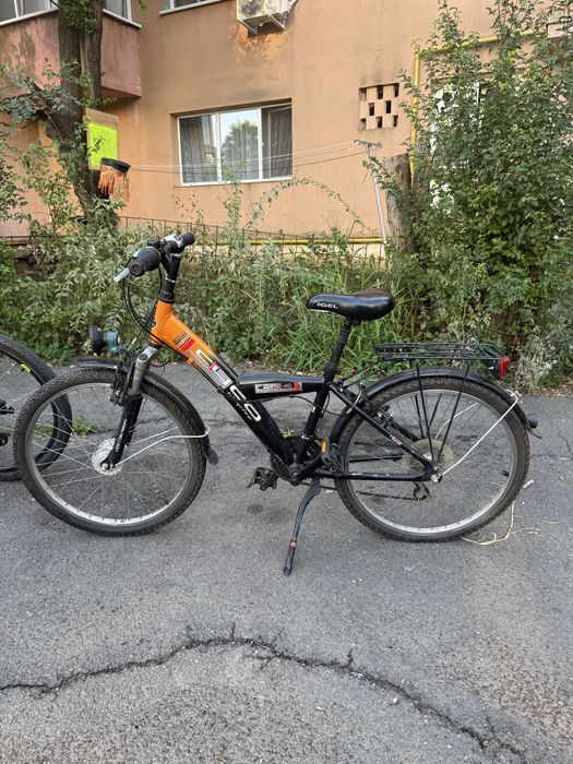 Vand doua biciclete