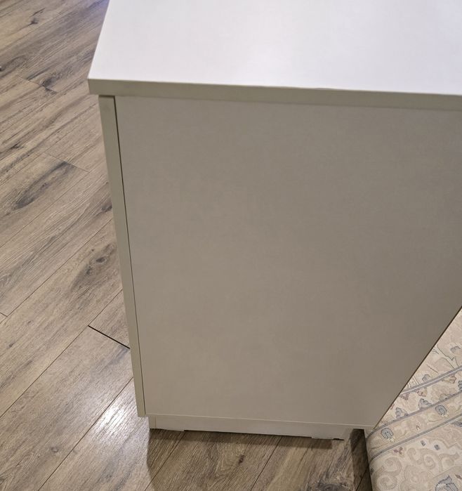 Комод белый с распашными дверьми