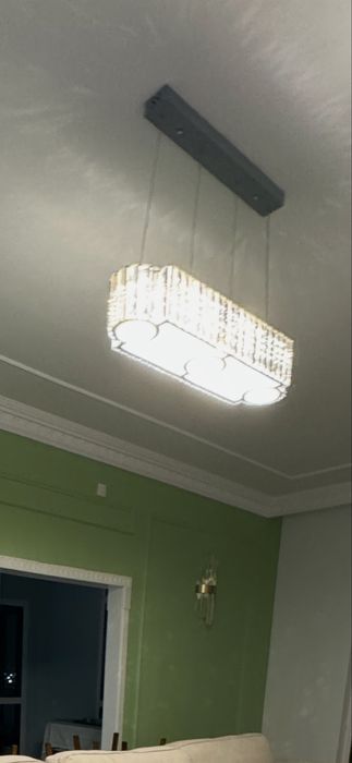 Продам люстру для зала