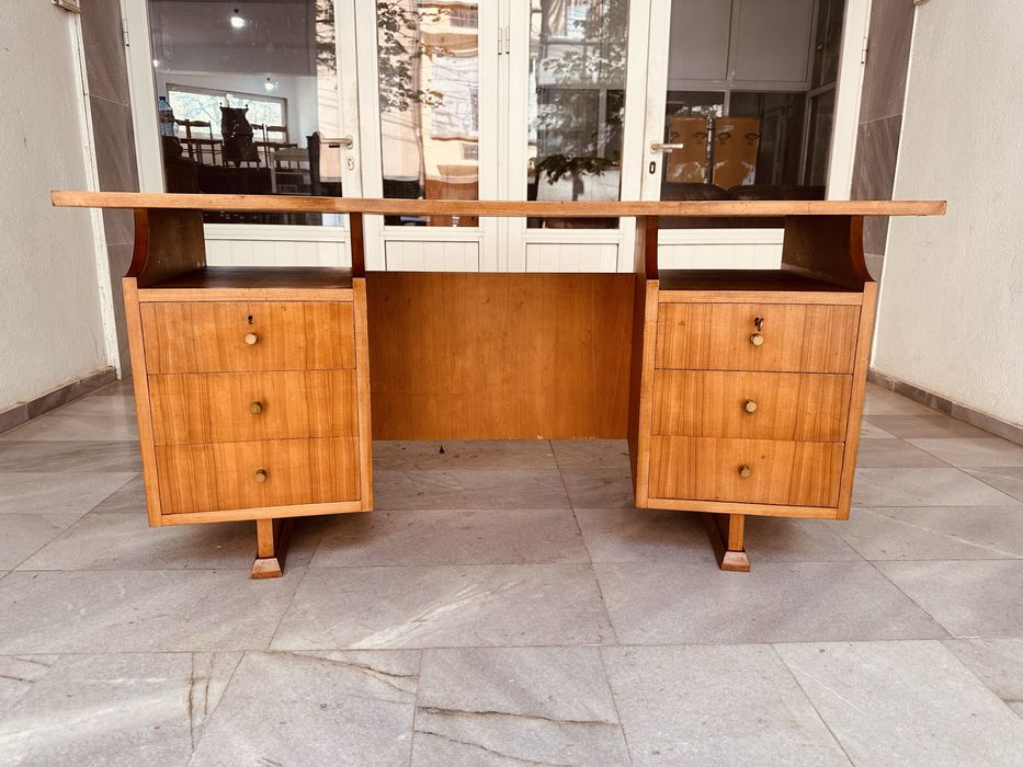 Винтидж италианско бюро – Mid Century (1960–70 г.)