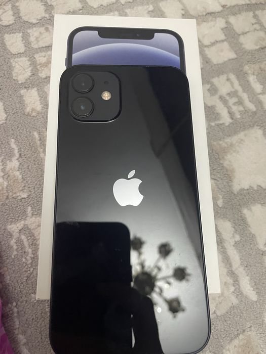 Айфон 12  сатылады