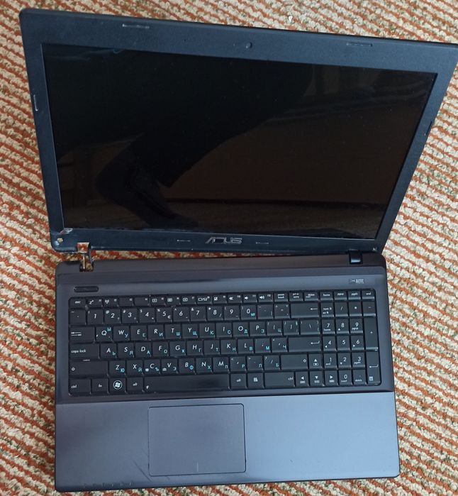 Лаптоп ASUS Note