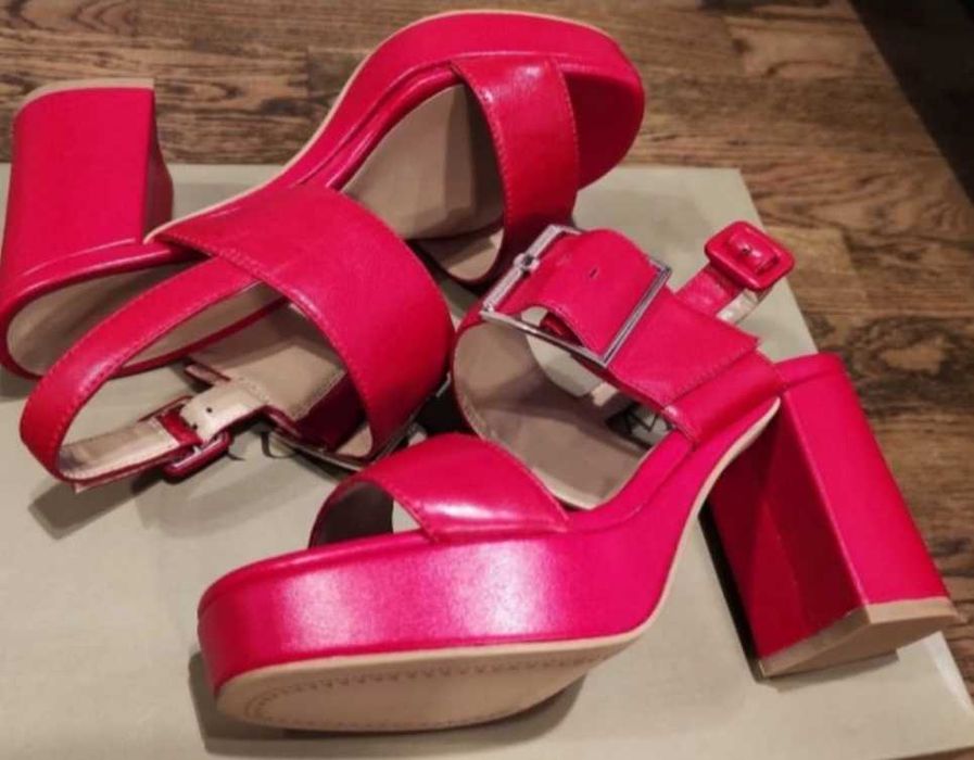 Дамски сандал Bruno Premi