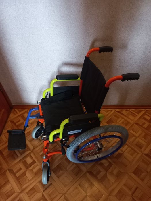Коляска инвалидная детская.