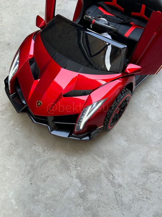 Детская машина Lamborghini Veneno с MP4 экраном и пультом | 3-6 лет
