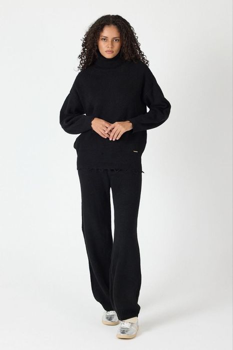 Дамски плетен комплект