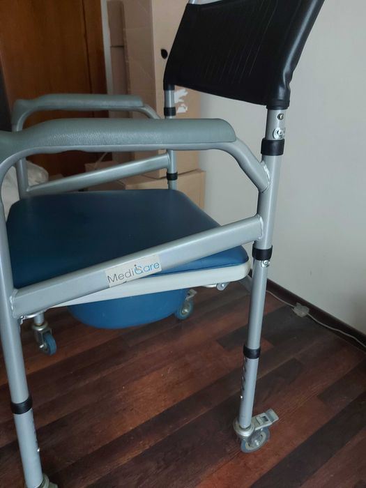 Комбиниран стол за баня