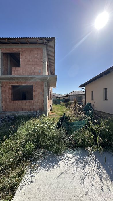 Casă la roșu, în construcție | Vetis-Satu Mare