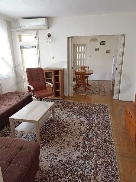 Дава се под наем тристаен апартамент в Център! 21864312