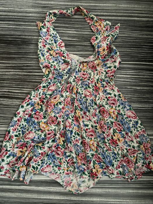 Rochita model floral