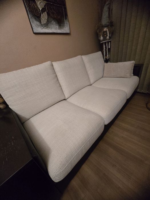 Диван триместен , кожа и дърво