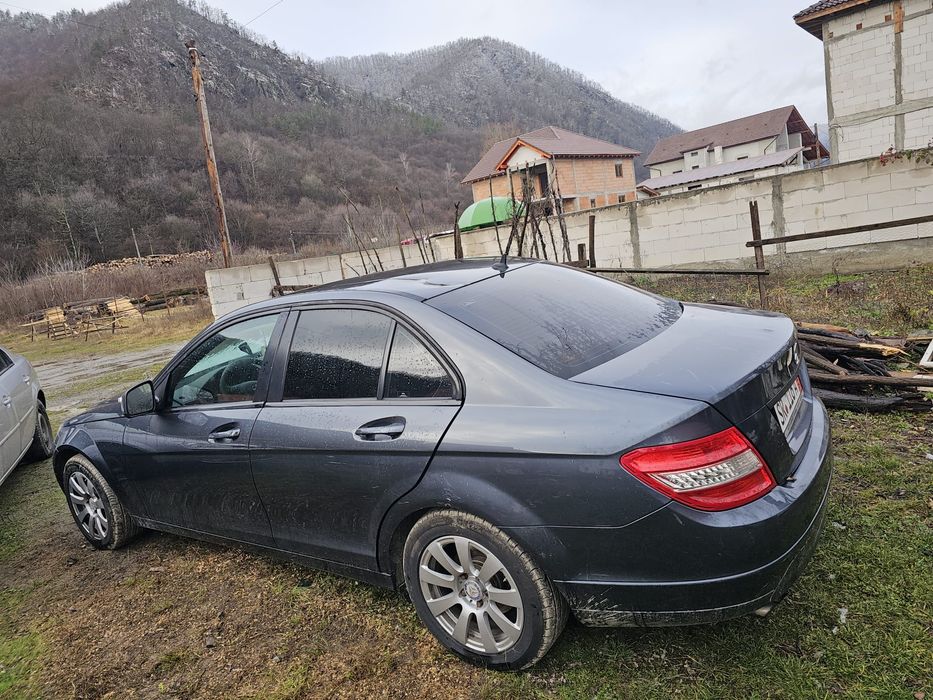 Se vinde un Mercedes C klasse