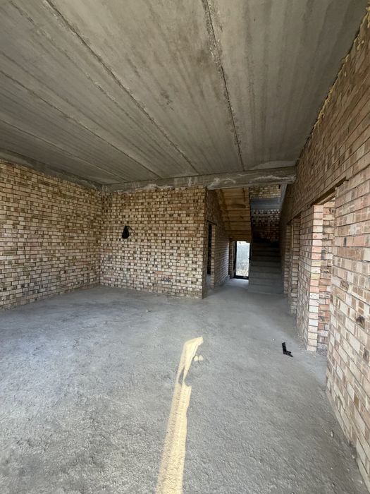 2 ta birxil qurilgan uy sotiladi