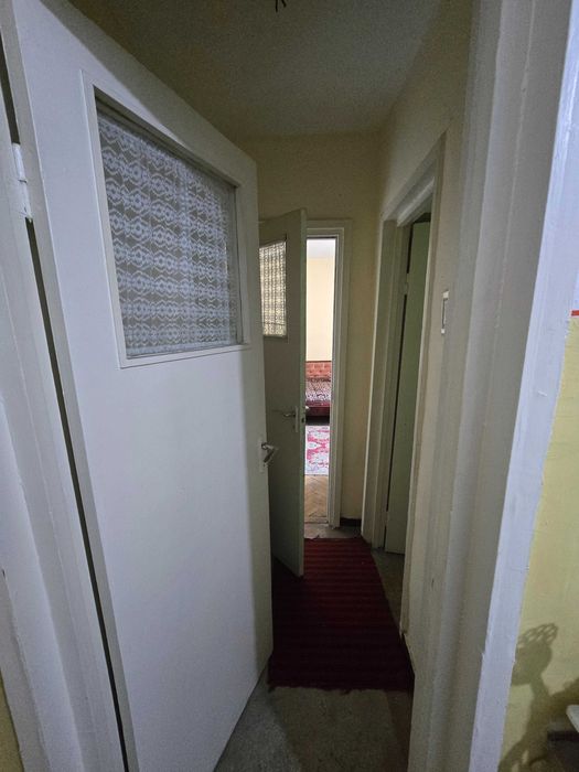 Apartament 2 camere, etaj 2, strada Brânduşei, Tg. Jiu, 69000 euro (negociabil)