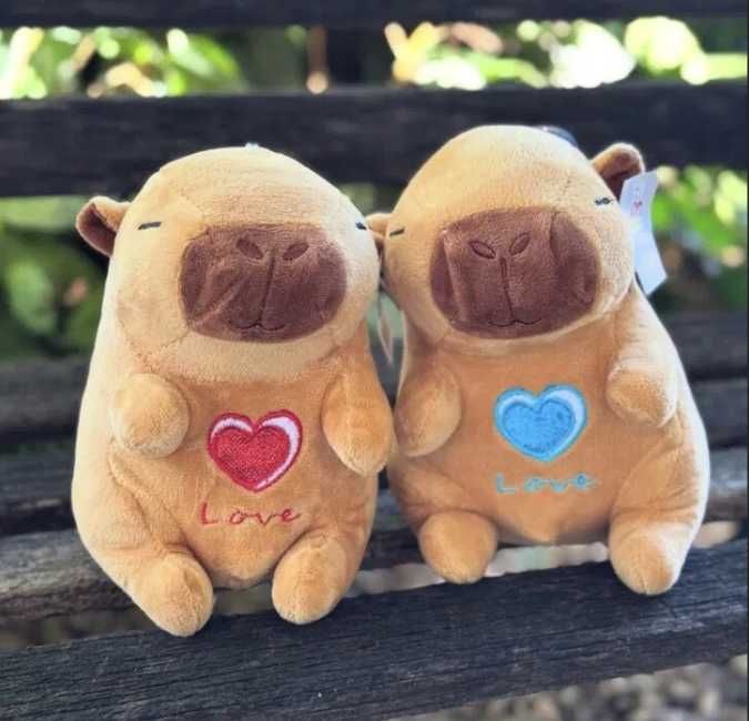 Плюшена играчка Капибара LOVE Edition, 25 см