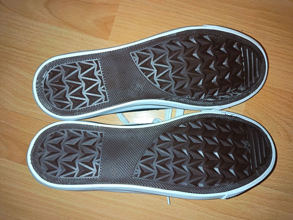 Tenesi simpli stil converse