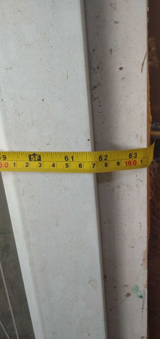 Прозорец с щора.