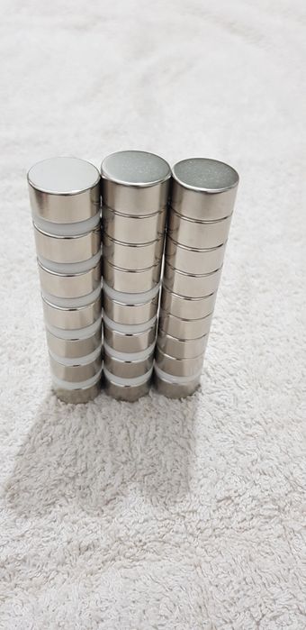 Magneti Neodim N52 foarte puternici  cu diametru 20/10mm