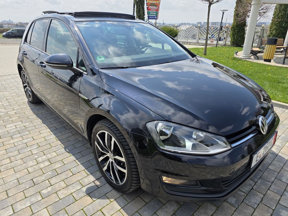 VW Golf 7 CUP # 2.0 TDI 150 cp # EURO 6 # 6 trepte # Panoramic # Navigatie mare # Scaune incalzite # ParkPilot