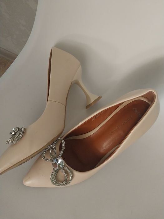 Продаю туфли буу