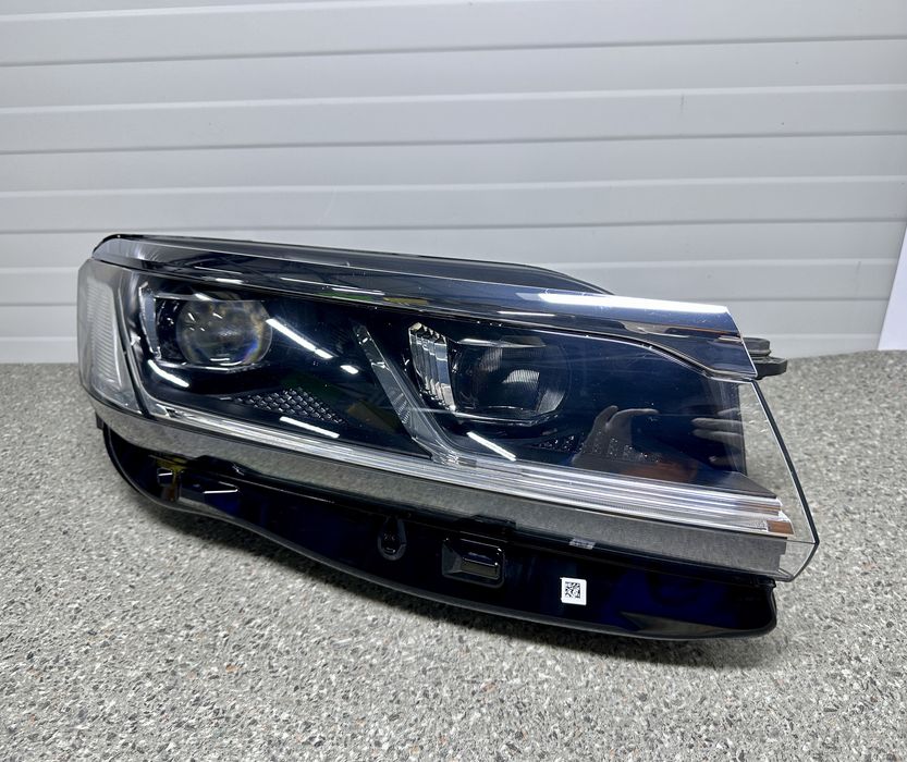 Far dreapta VW Touareg facelift