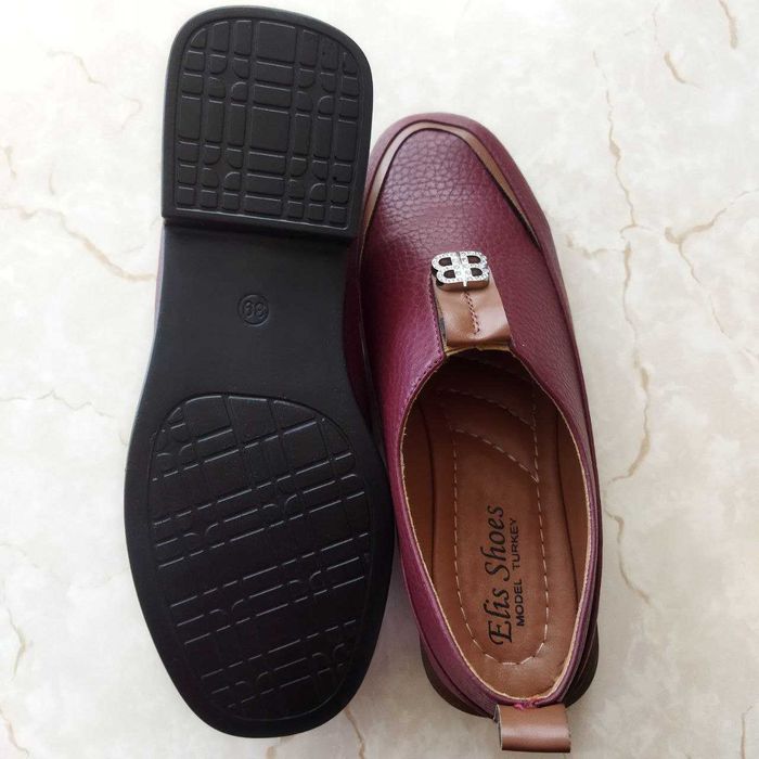 Новые демисезонные туфли.