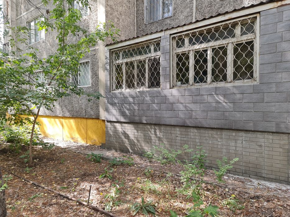 2+3 кoм.за акиматом 1 этаж.