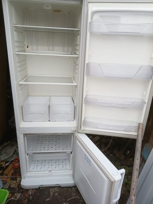 Продам холодильник б/у Бирюса