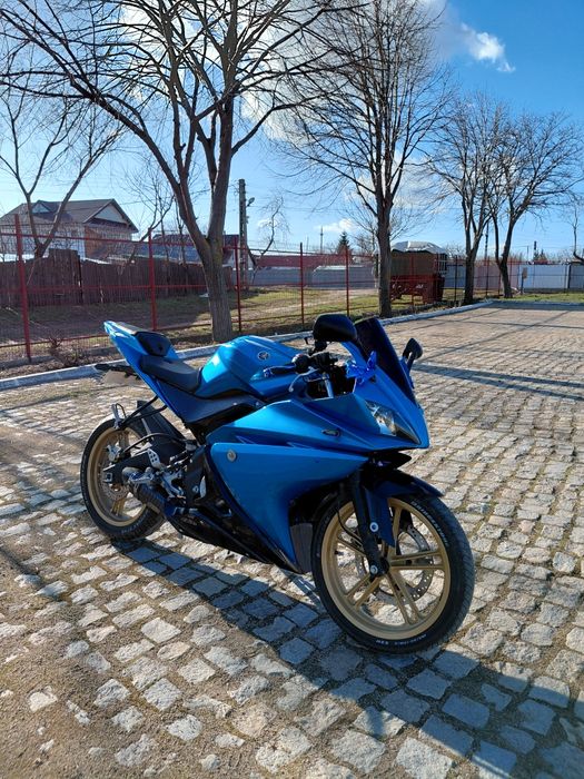 vând yamaha yzf r125