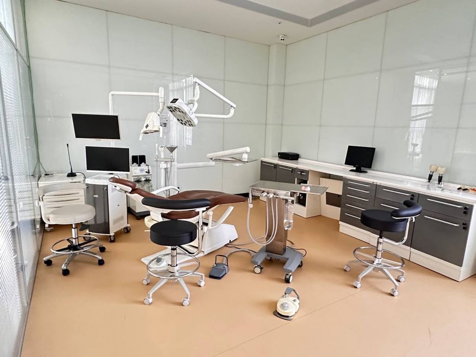 Стоматологик кресло (дентал установка) сотилади